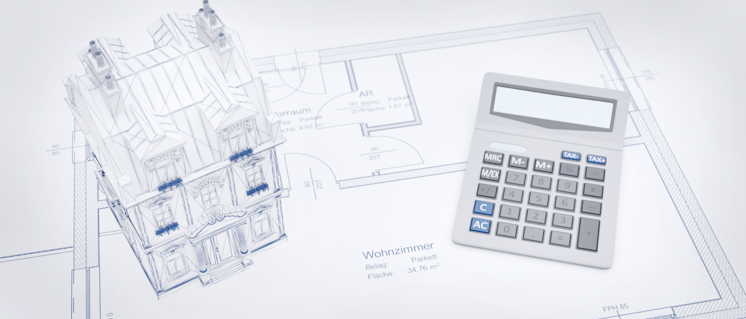 Ein 3D-Haus auf einem Plan, daneben ein Taschenrechner